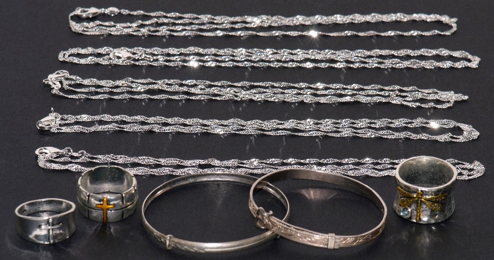 Mixed Lot: mainly white metal jewellery to include chains, two expandable bracelets and three rings, - Image 3 of 3