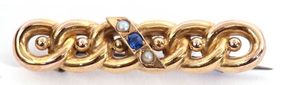 Antique 15ct stamped brooch of elongated form featuring six entwined links, centring a small