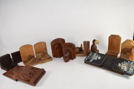 SMALL BOX CONTAINING CARVED WOODEN ITEMS, PLINTHS, BOOK ENDS MODELLED AS BEAVERS ETC