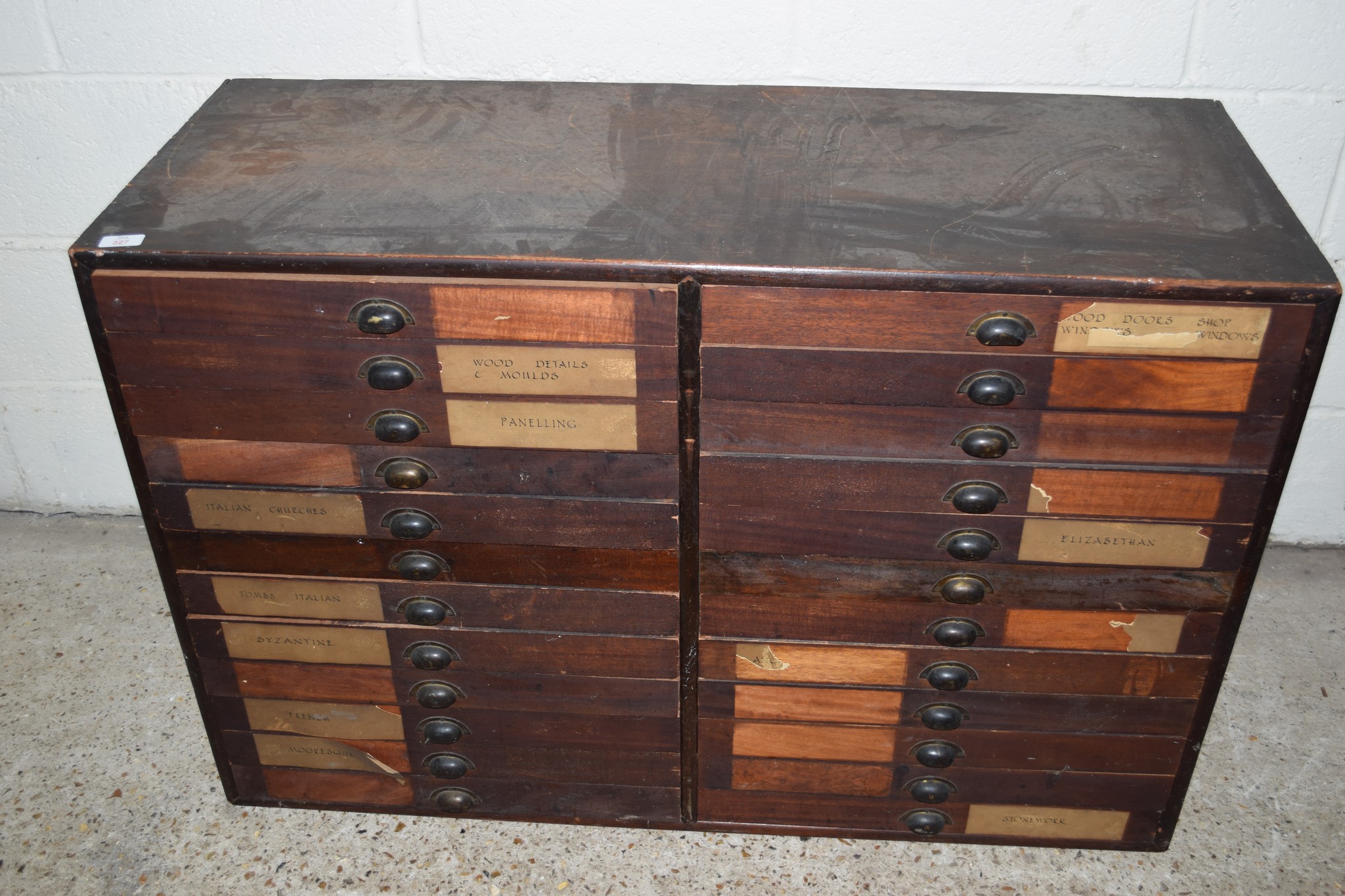 VINTAGE PINE STORAGE CHEST, POSSIBLY EX-RETAIL, CONTAINING 24 SHALLOW DRAWERS, APPROX 113 X 44CM - Image 2 of 4