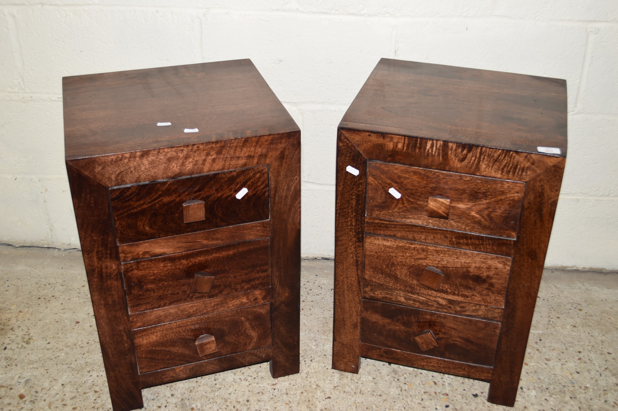 PAIR OF MODERN GOOD QUALITY HARDWOOD BEDSIDE CABINETS, EACH WITH THREE DRAWERS, WIDTH APPROX 42CM - Image 2 of 2