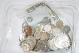 SMALL TRAY WITH QUANTITY OF COINAGE