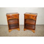 PAIR OF MAHOGANY EFFECT REPRODUCTION BEDSIDE UNITS, EACH APPROX 47CM MAX