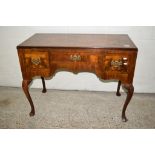 SMALL EARLY 20TH CENTURY MAHOGANY DRESSING TABLE WITH CROSS BANDED DECORATION TO TOP (REAR GALLERY
