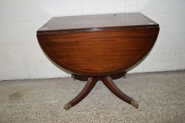 19TH CENTURY MAHOGANY DROP LEAF TABLE RAISED ON TURNED PEDESTAL WITH STRUNG DECORATION TO TOP, WIDTH