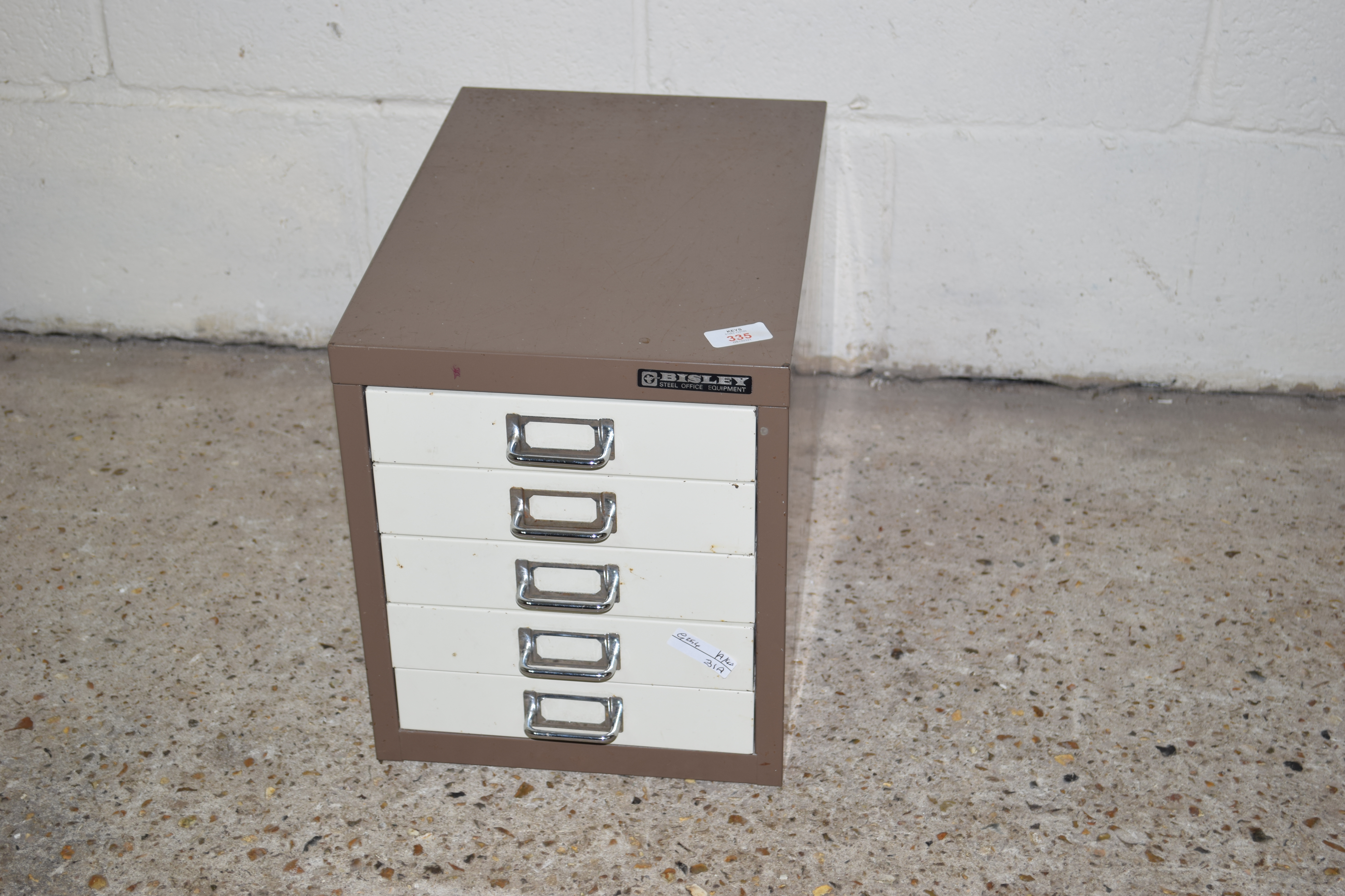 SMALL BISLEY FOUR DRAWER METAL FILING UNIT, WIDTH APPROX 28CM