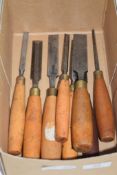 SMALL BOX CONTAINING WOODEN CHISELS