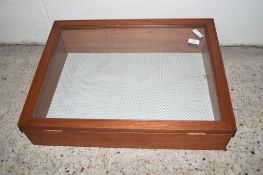 SMALL GLAZED DISPLAY UNIT, APPROX 62 X 46CM