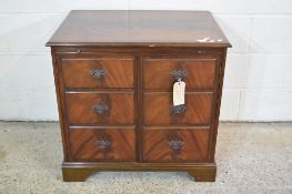 MAHOGANY EFFECT ENTERTAINMENT CABINET WITH FAUX DRAWERED FRONT AND LIFT-UP TOP, WIDTH APPROX 77CM