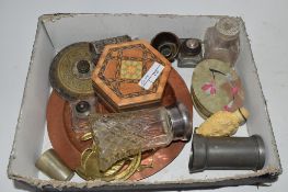 BOX CONTAINING GLASS WARES, CUT GLASS JAR WITH SILVER PLATED MOUNT, SMALL PEWTER TANKARD ETC