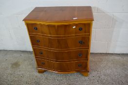 REPRODUCTION SERPENTINE CHEST OF DRAWER, WIDTH APPROX 73CM