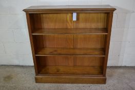 EARLY TO MID 20TH CENTURY LOW BOOKCASE, WIDTH APPROX 107CM
