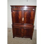 GOOD QUALITY COCKTAIL CABINET BY CHARLES BARR FURNITURE WITH MIRRORED INTERIOR AND EXTENDING