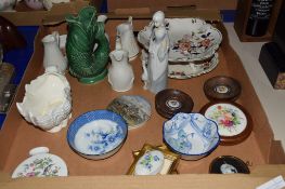 BOX CONTAINING CERAMIC ITEMS INCLUDING AN AYNSLEY VASE, PIN DISHES ETC