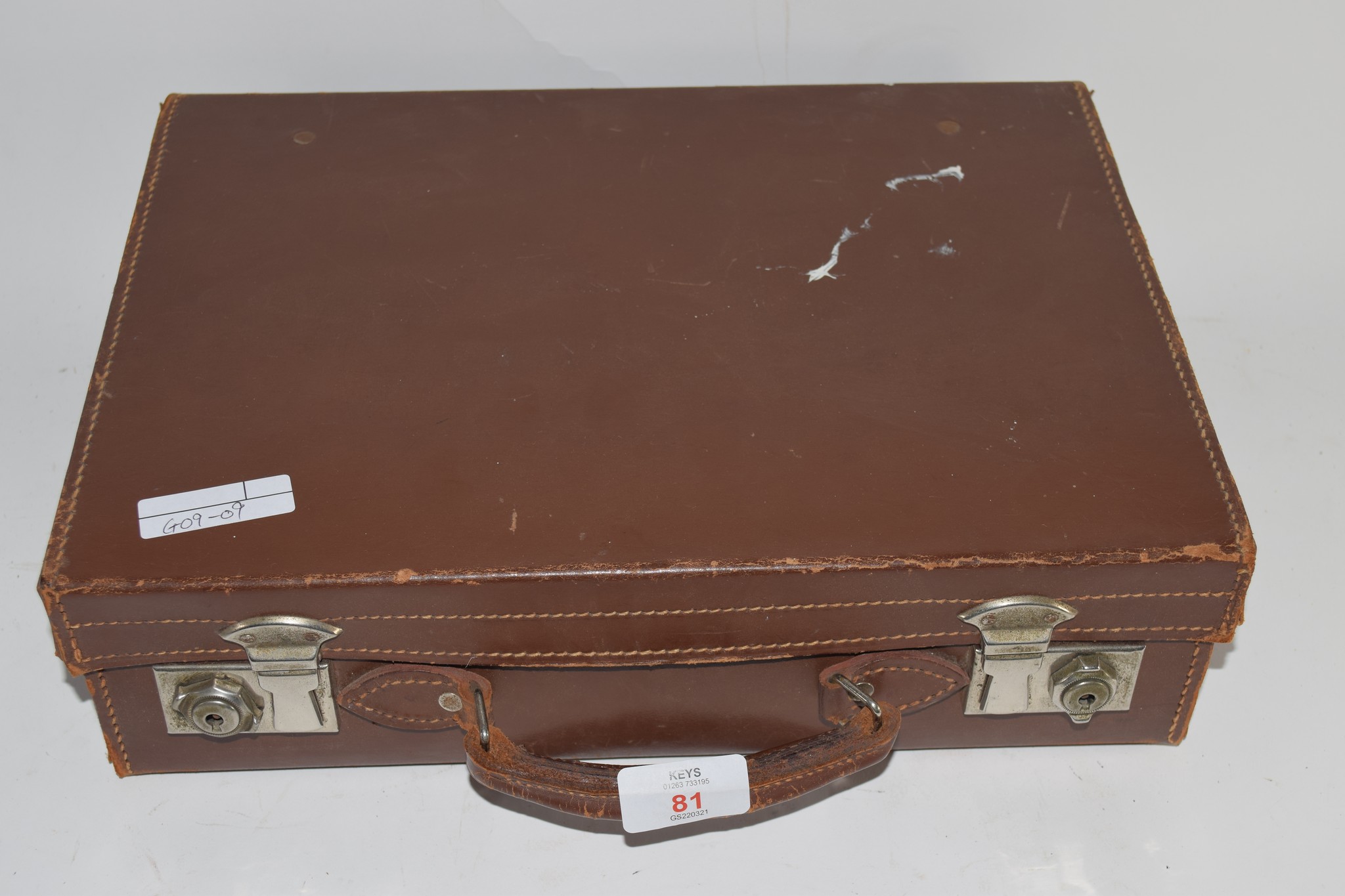 SMALL VINTAGE SUITCASE