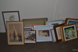 BOX OF MIXED FRAMED PICTURES AND PRINTS, MAINLY WOODLAND AND WILD LIFE ETC