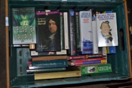 BOX OF MAINLY PAPERBACK BOOKS INCLUDING ARTHUR HAILEY, ANDREW MARWELL ETC