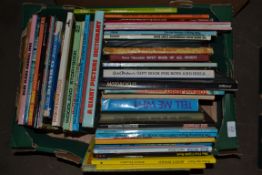 BOX OF HARDBACK BOOKS TO INCLUDE BLUE PETER ANNUALS ETC