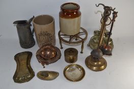 BOX OF BRASS METAL WARE AND BROWN GLAZED JUGS