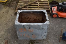 GALVANISED WATER TANK / PLANTER