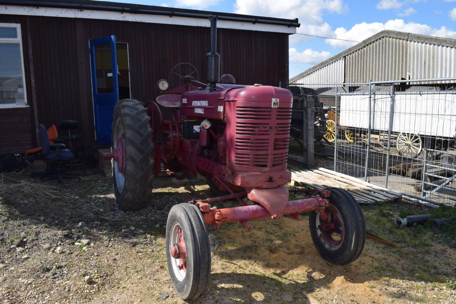 International Farmall Vintage diesel Tractor - Image 2 of 16