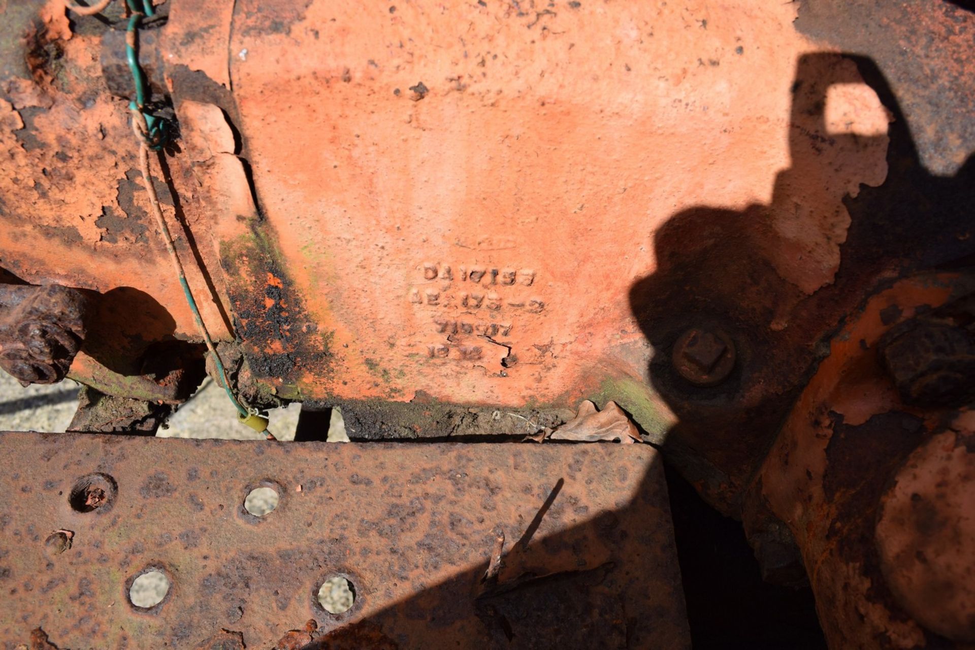 Allis Chalmers D-272 Tractor, barn find for restoration, supplied by JJ Wright, Dereham, Norfolk - Image 13 of 14