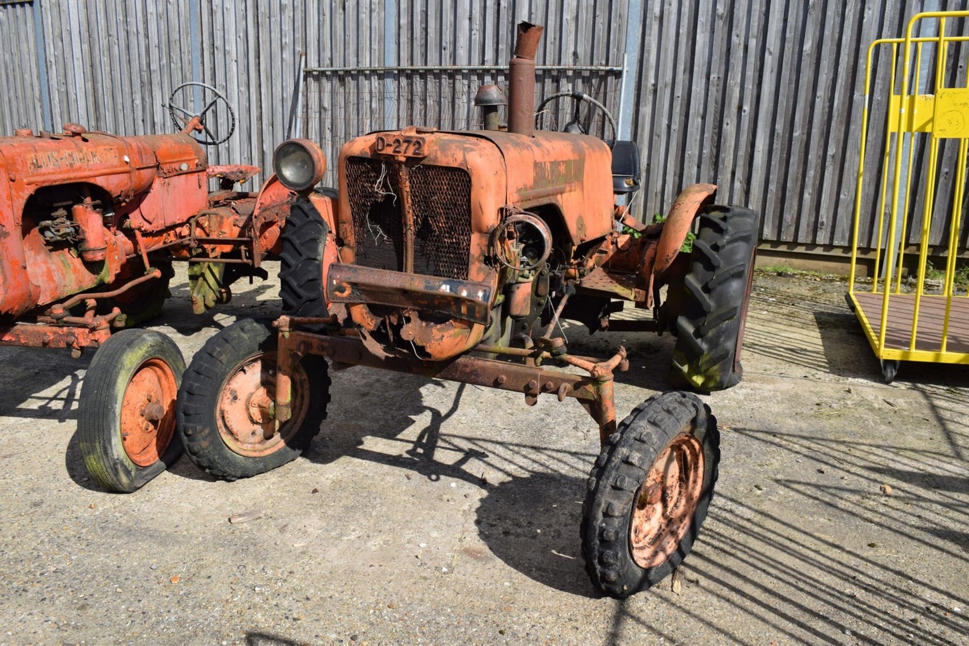 Allis Chalmers D-272 Tractor, barn find for restoration, supplied by JJ Wright, Dereham, Norfolk - Image 6 of 14