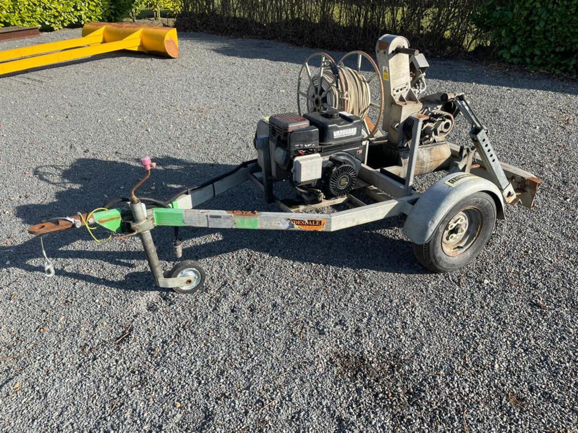 Cable drum puller w/hydraulic power pack