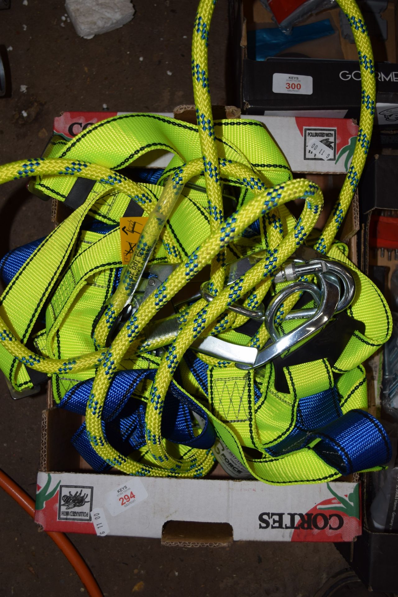 Full arrest safety harness x 2