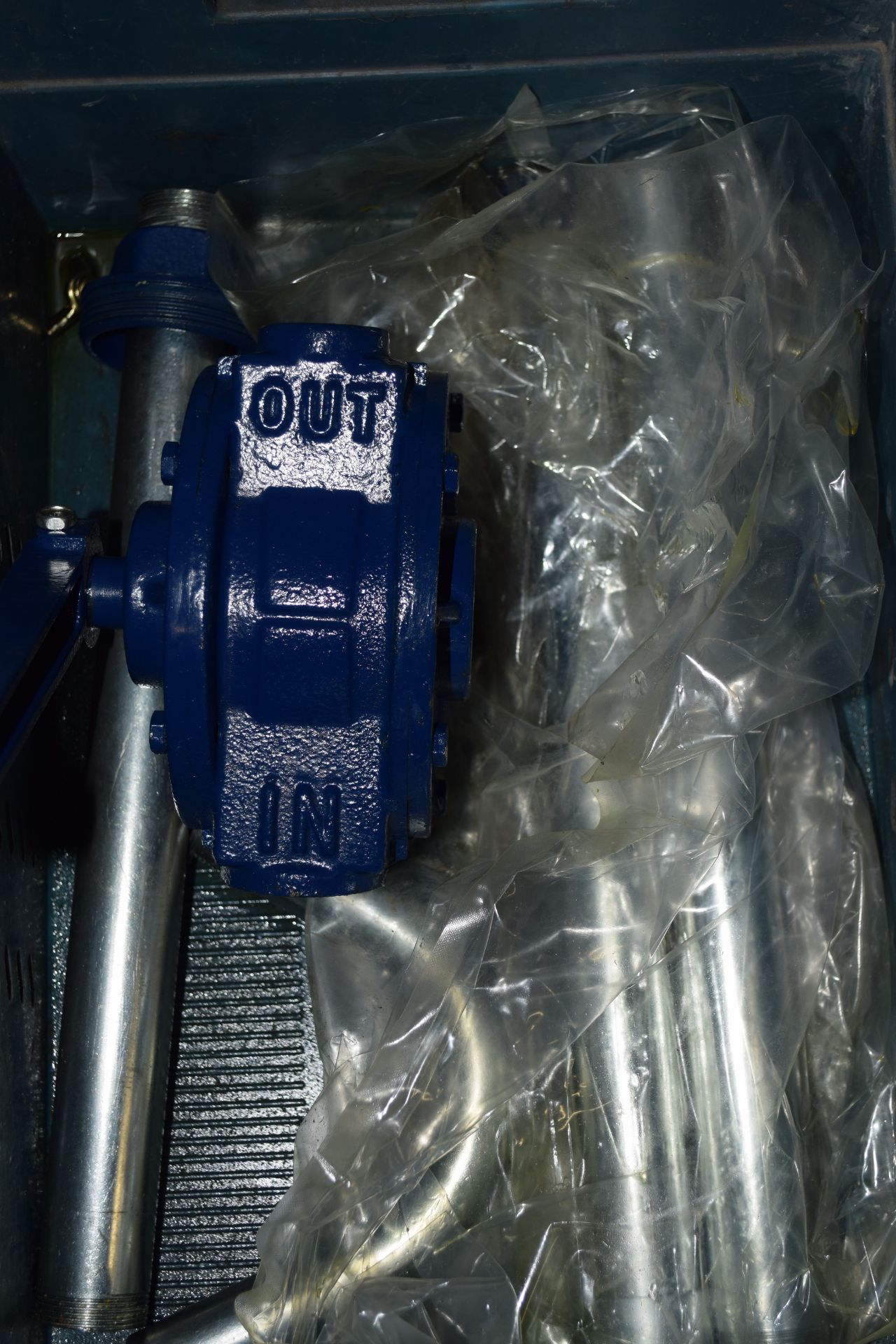 Manual oil pumps - Image 2 of 2