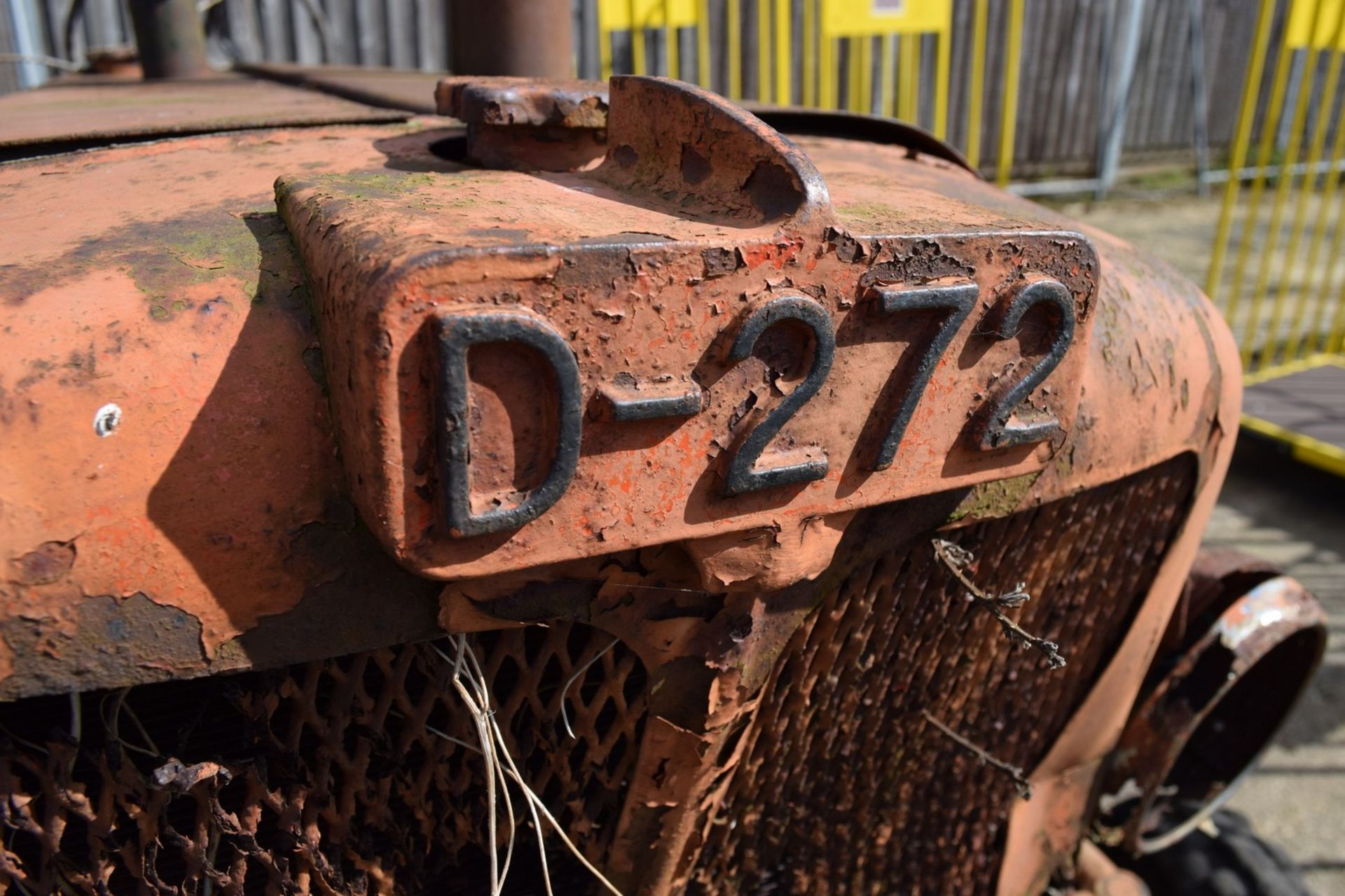 Allis Chalmers D-272 Tractor, barn find for restoration, supplied by JJ Wright, Dereham, Norfolk - Image 2 of 14