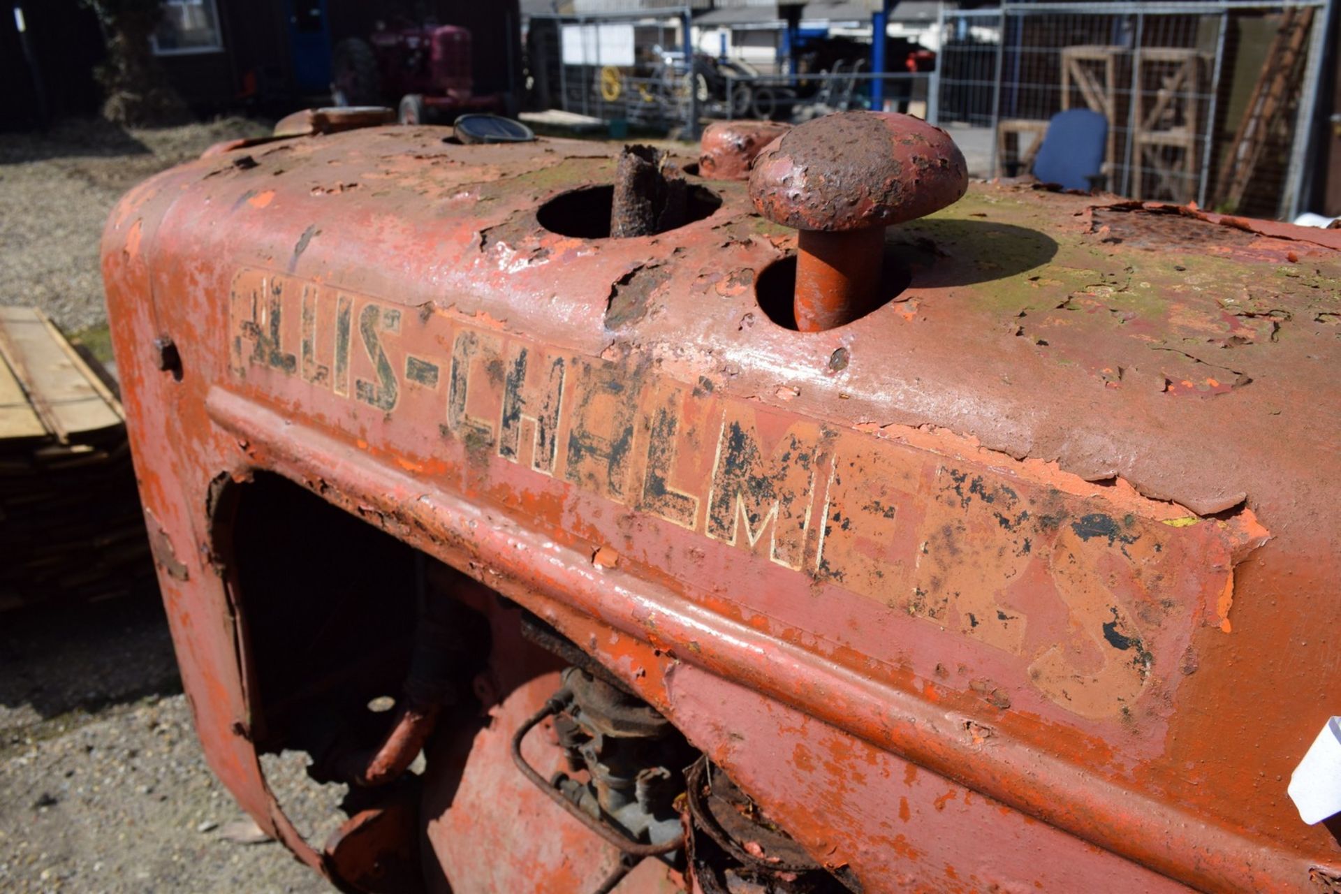 Allis Chalmers D-270 Tractor, barn find for restoration - Image 11 of 11