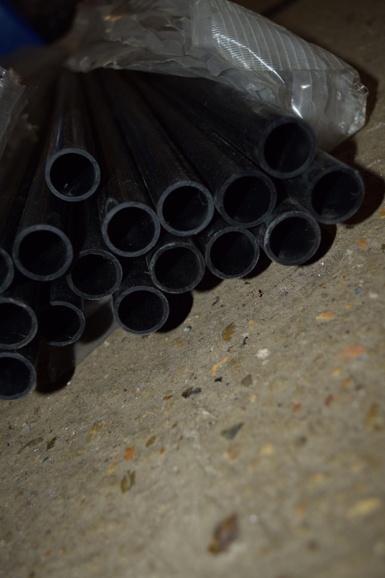 Electrical conduit 300cm long plus box of fittings - Image 3 of 3