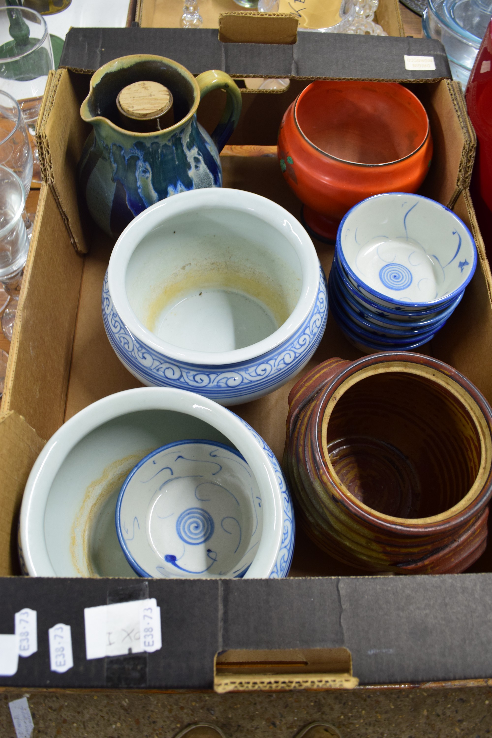 BOX CONTAINING CERAMIC WARES, TWO BLUE AND WHITE BOWLS, KITCHEN WARES ETC