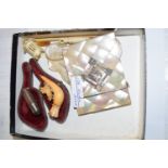 SMALL TRAY CONTAINING MOTHER OF PEARL CARD CASE, SMALL WOODEN PIPE IN ORIGINAL CASE ETC