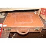 VINTAGE SMALL SUITCASE