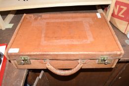 VINTAGE SMALL SUITCASE