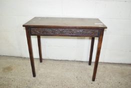 SIDE TABLE WITH DECORATIVE CARVED FRIEZE, APPROX 87 X 44CM