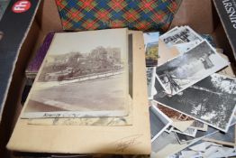 BOX CONTAINING VINTAGE PHOTOGRAPHS