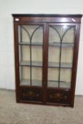 EDWARDIAN CHINA CABINET WITH ASTRAGAL GLAZING AND INSET STRUNG DECORATION, WIDTH APPROX 89CM MAX