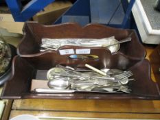 CUTLERY TRAY CONTAINING PLATED FLATWARES