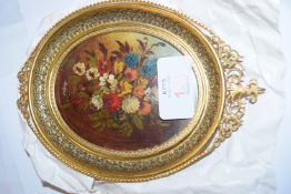 SMALL PAINTING OF FLOWERS SIGNED HOLT, IN OVAL GILT FRAME