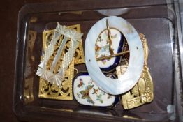 SMALL TRAY CONTAINING TWO ENAMEL BADGES DECORATED WITH BUTTERFLIES, MOTHER OF PEARL TYPE BROOCH ETC