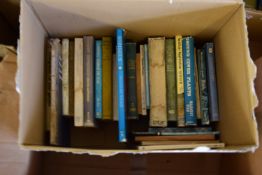 BOX OF MIXED BOOKS MAINLY GARDENING INTEREST RELATED BOOKS TO INCLUDE GROUND COVER PLANTS, GARDENING