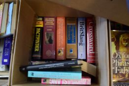 BOX OF MIXED BOOKS TO INCLUDE BIOGRAPHICAL DICTIONARY, CROSSWORD, 20TH CENTURY LITERATURE IN