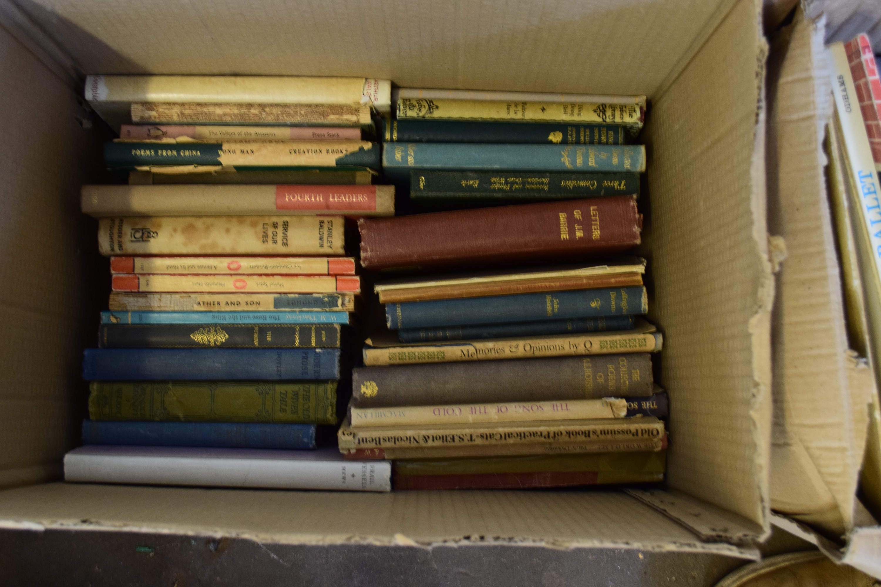 BOX OF MIXED BOOKS TO INCLUDE LETTERS OF THE J M BARRIE, COLLECTED POEMS OF A E HOUSMAN, SERVICE