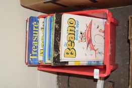 BOX CONTAINING VINTAGE CHILDREN'S ANNUALS TO INCLUDE BEANO, LION, MANDY, CIRCA 1960S/70S ETC