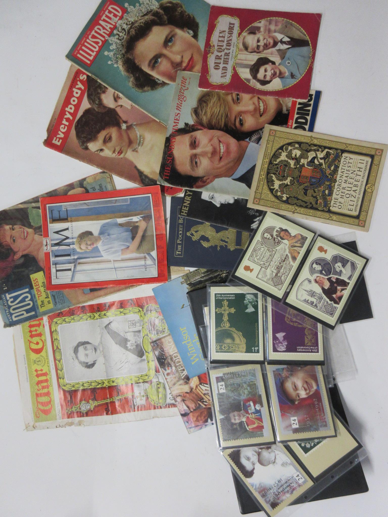 803: Box of Royalty interest including VICTORIA'S SIXTY YEARS A QUEEN plus books, mags,