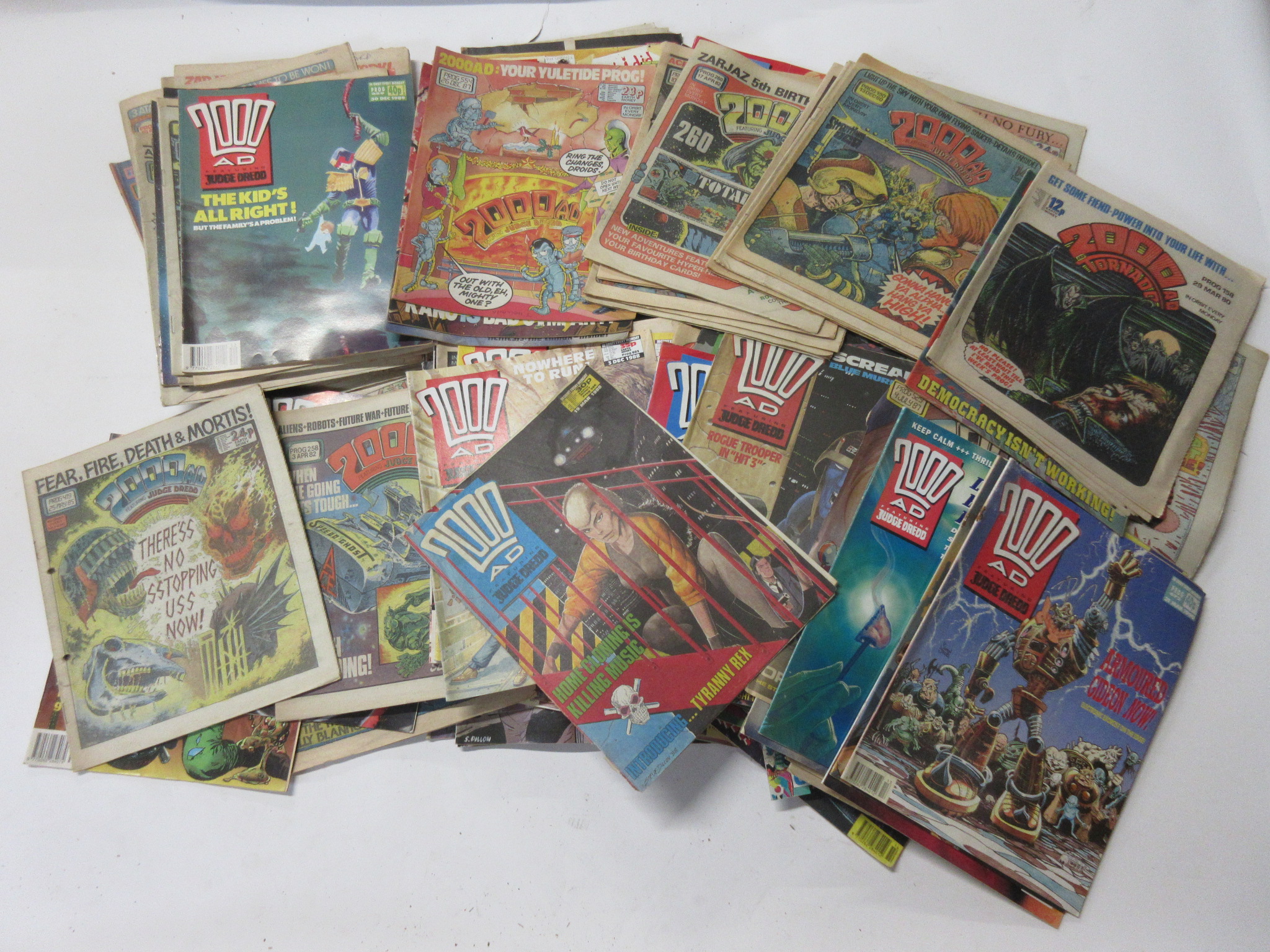 780: Approx 180 2000AD comics circa 1980s, all in good condition - Image 2 of 2