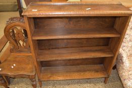 SMALL LOW OAK TABLE, WIDTH APPROX 92CM